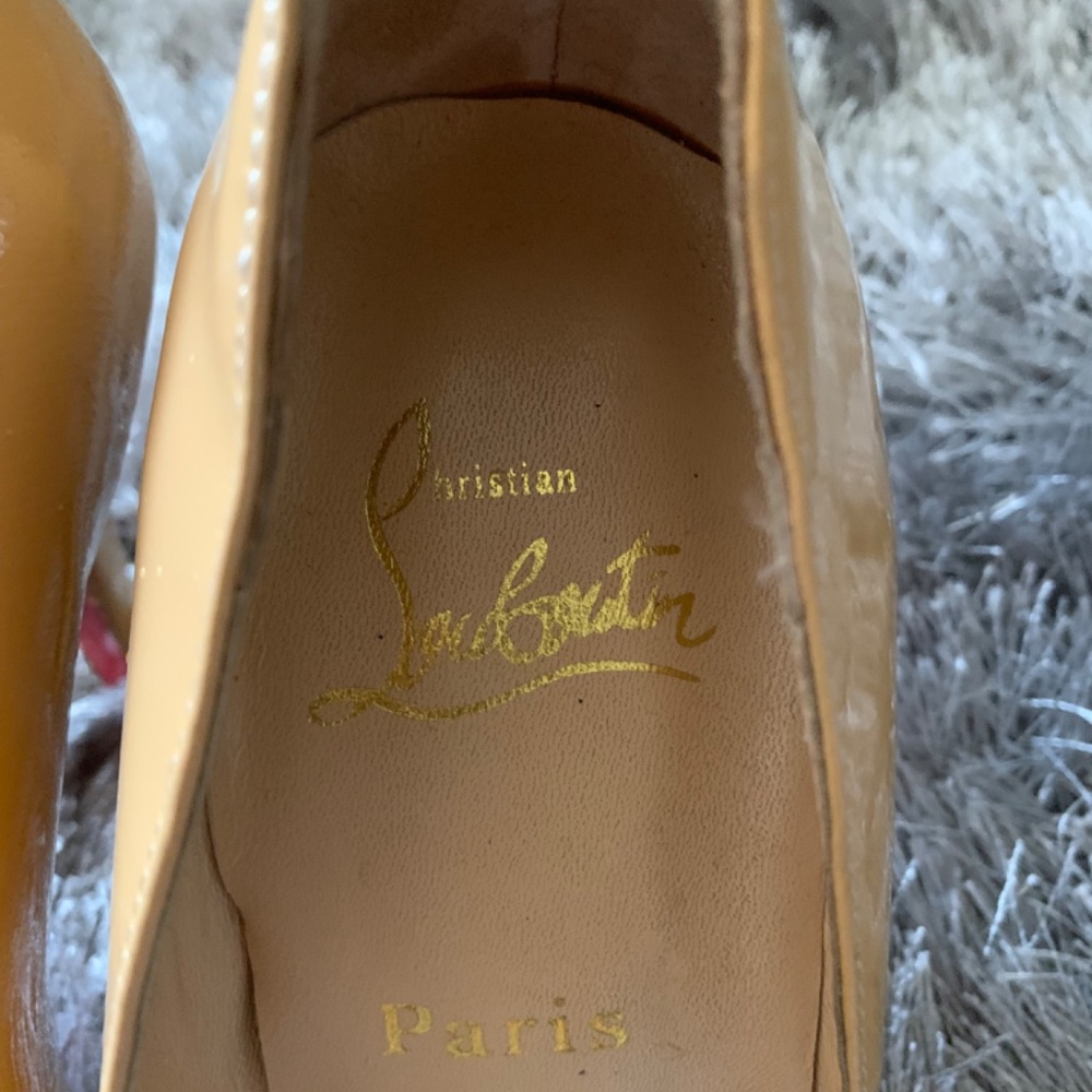 Shoes - Picture 4 of 6